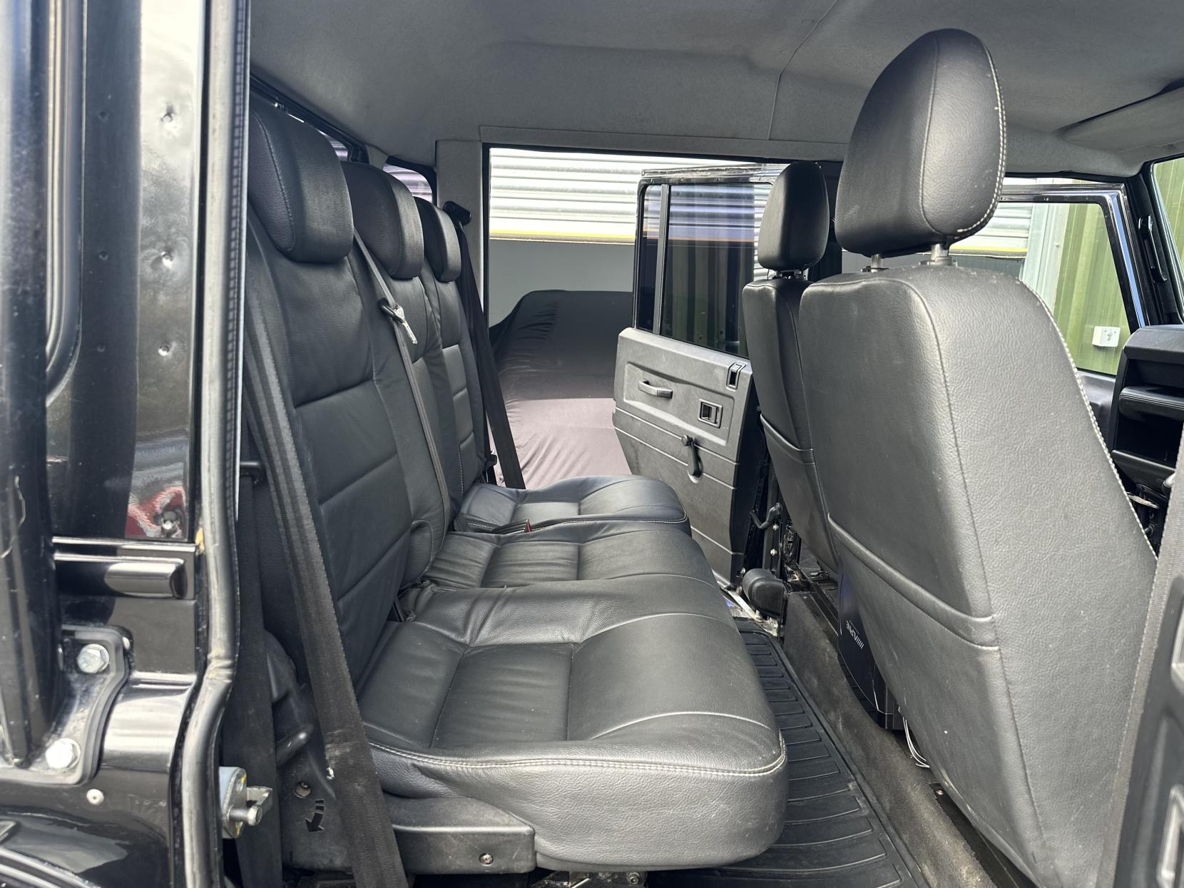 Land Rover Defender 110 2.4 TDCi XS Utility Wagon Double Cab 5dr Diesel Manual 4WD MWB Euro 4 (122 bhp)