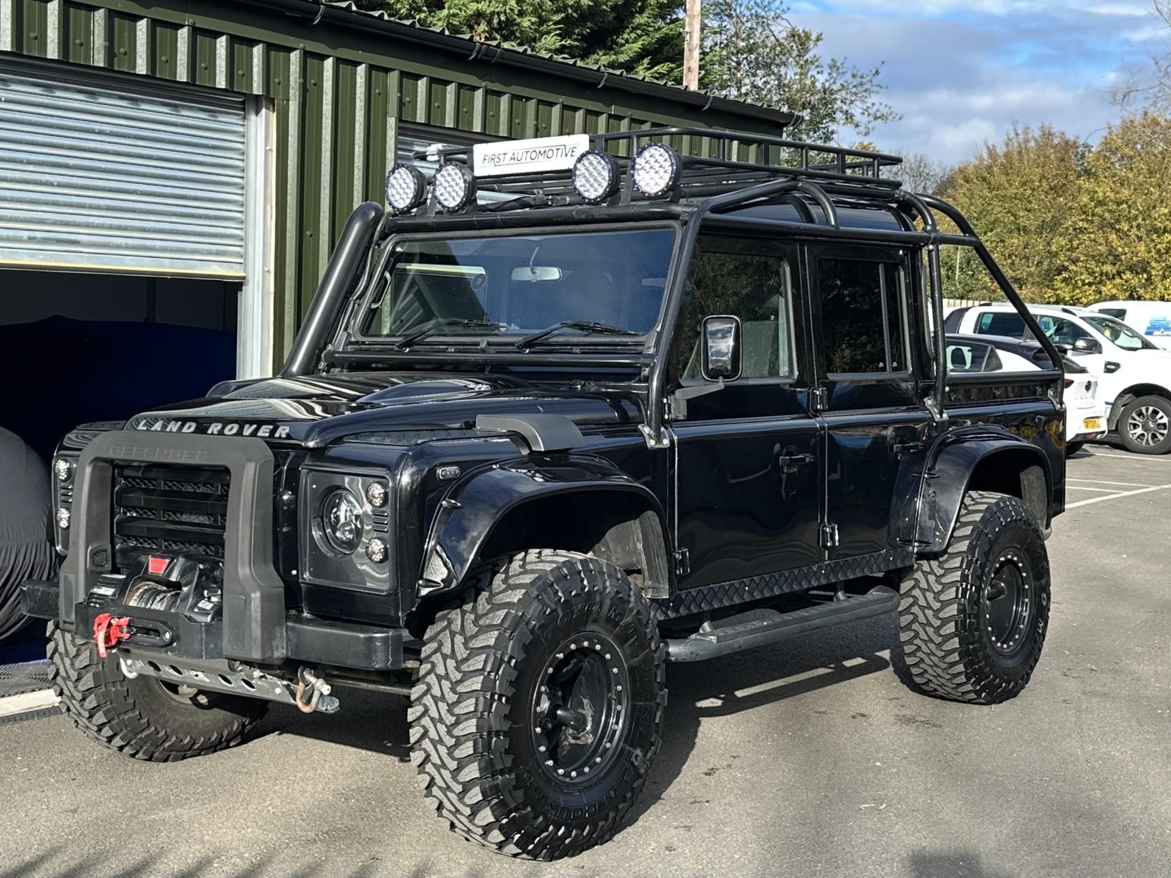 Land Rover Defender 110 2.4 TDCi XS Utility Wagon Double Cab 5dr Diesel Manual 4WD MWB Euro 4 (122 bhp)