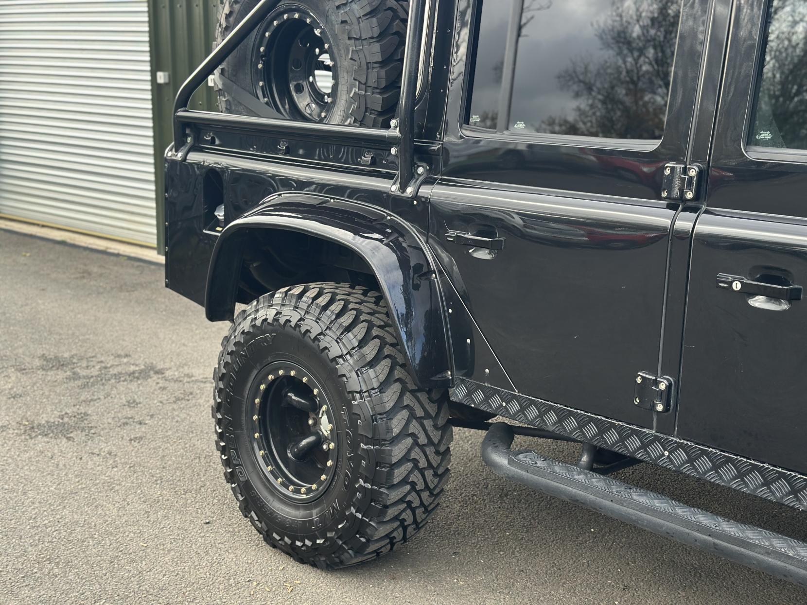 Land Rover Defender 110 2.4 TDCi XS Utility Wagon Double Cab 5dr Diesel Manual 4WD MWB Euro 4 (122 bhp)