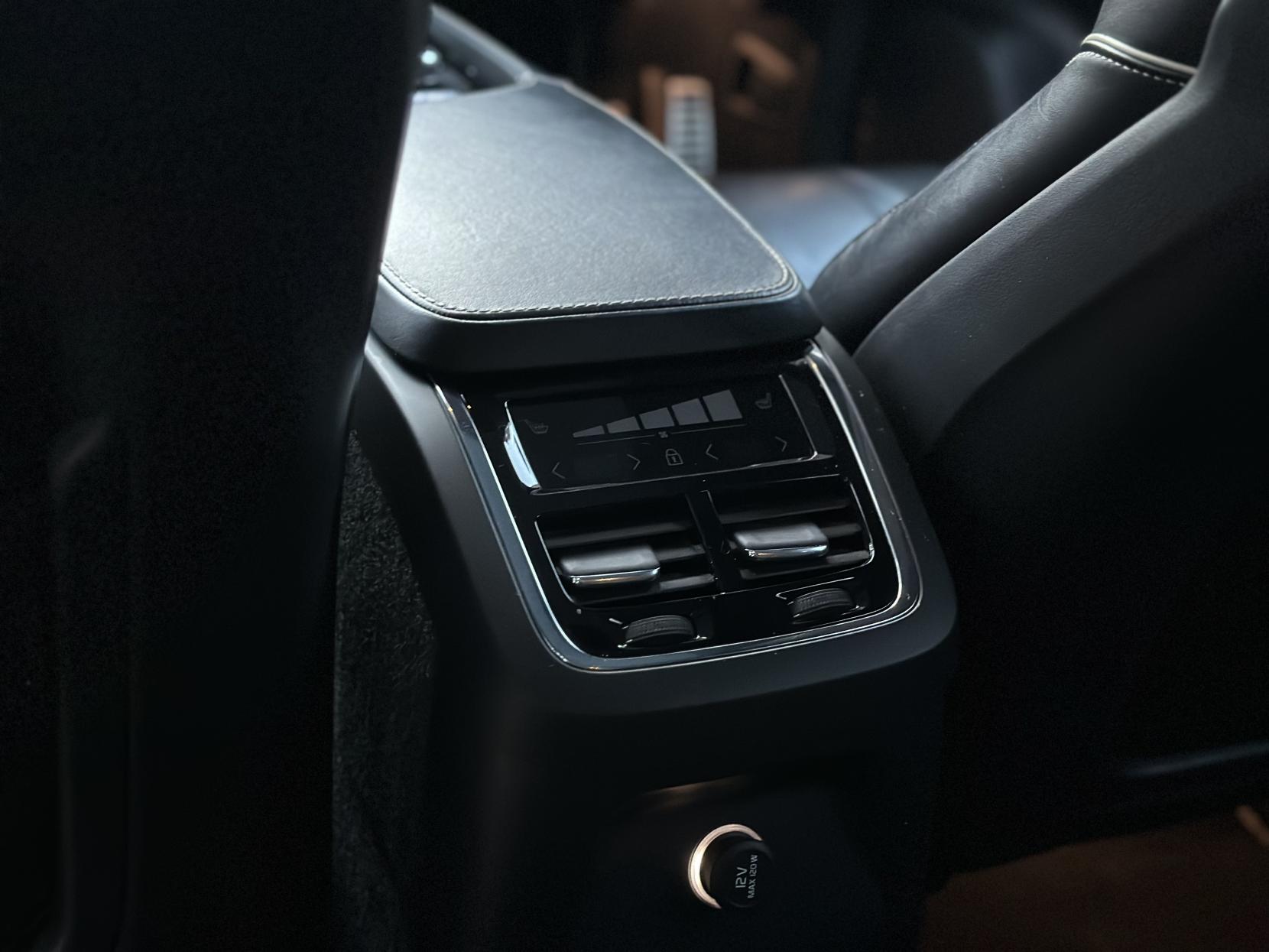 Volvo XC90 2.0h T8 Twin Engine 10.4kWh R-Design Pro SUV 5dr Petrol Plug-in Hybrid Auto 4WD Euro 6 (s/s) (407 ps)