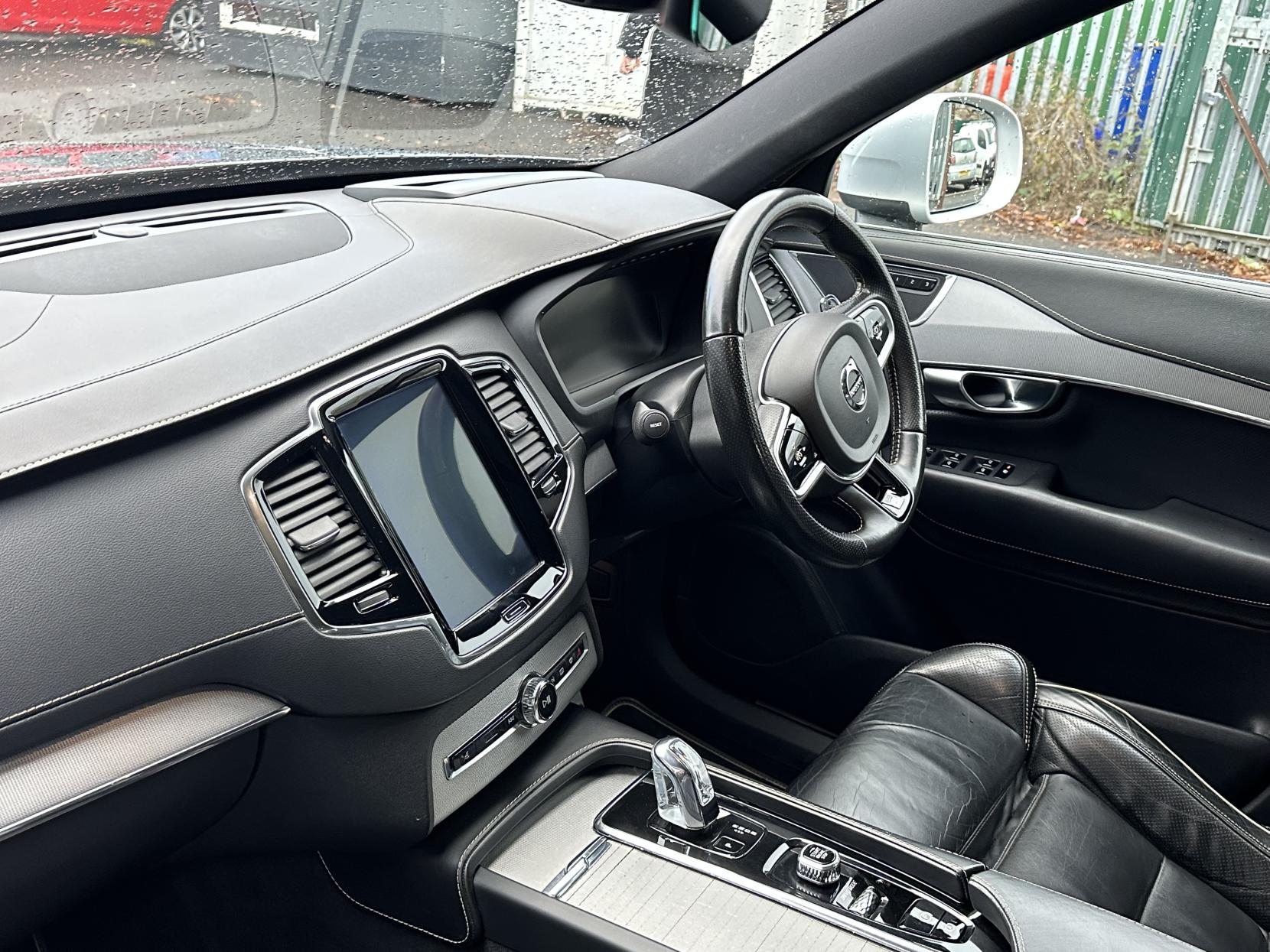 Volvo XC90 2.0h T8 Twin Engine 10.4kWh R-Design Pro SUV 5dr Petrol Plug-in Hybrid Auto 4WD Euro 6 (s/s) (407 ps)