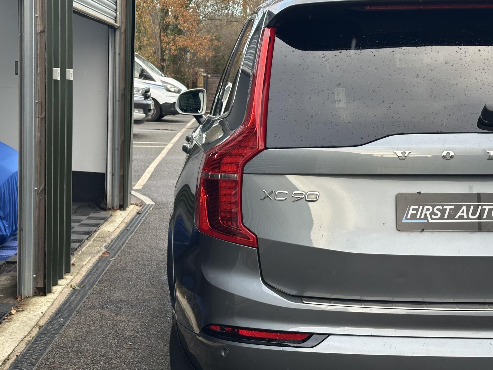 Volvo XC90 2.0h T8 Twin Engine 10.4kWh R-Design Pro SUV 5dr Petrol Plug-in Hybrid Auto 4WD Euro 6 (s/s) (407 ps)
