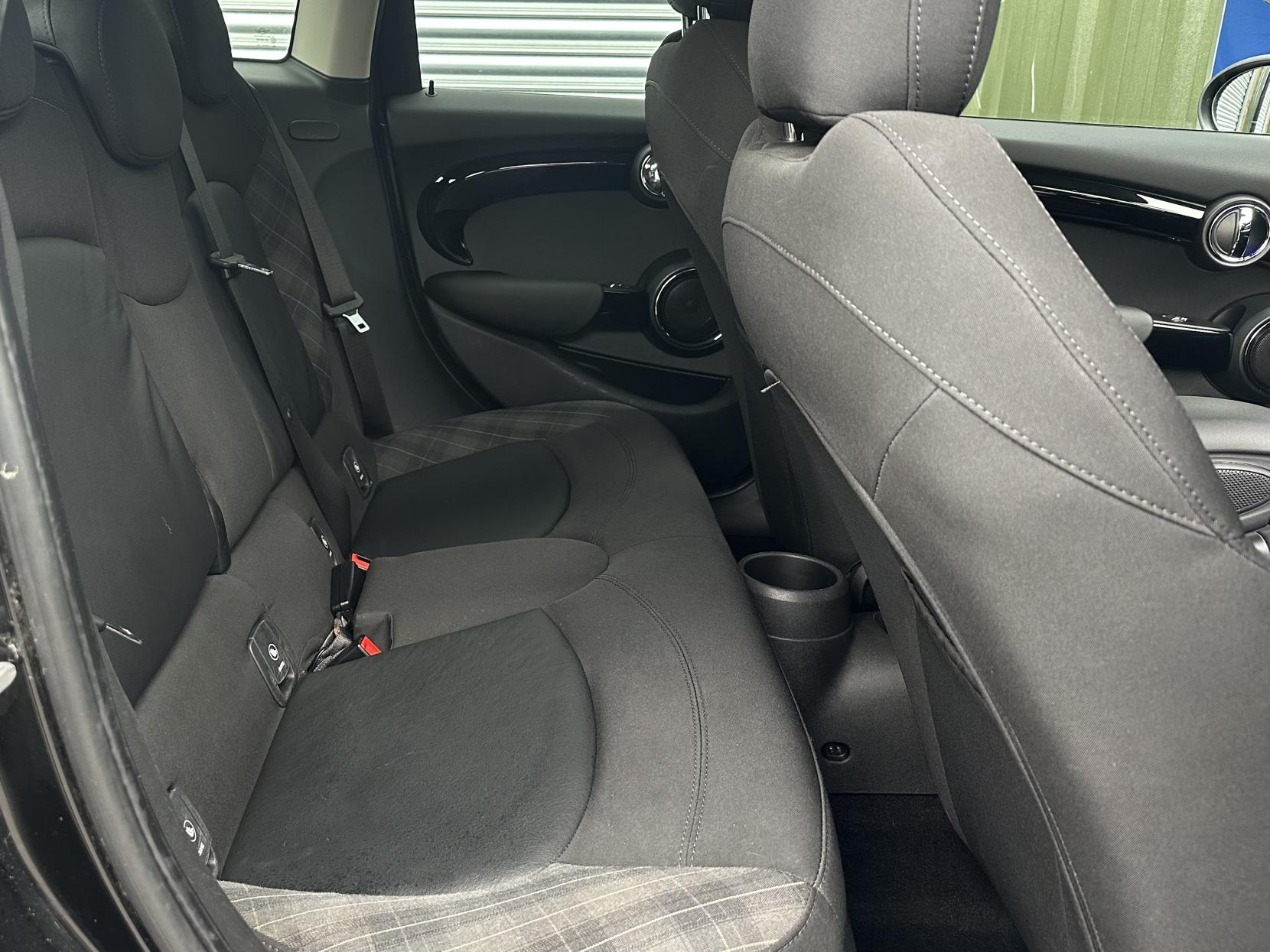 MINI Hatch 2.0 Cooper S Hatchback 5dr Petrol Manual Euro 6 (s/s) (192 ps)