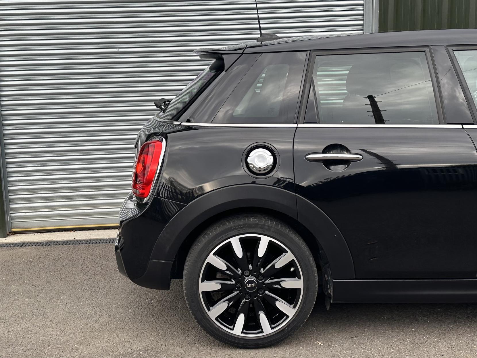 MINI Hatch 2.0 Cooper S Hatchback 5dr Petrol Manual Euro 6 (s/s) (192 ps)