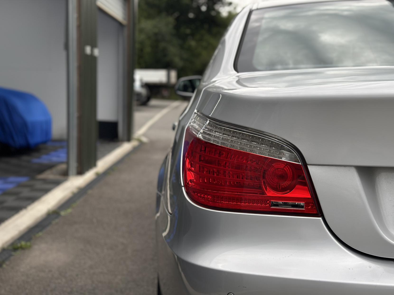 BMW 5 Series 2.0 520d SE Business Edition Saloon 4dr Diesel Steptronic Euro 4 (177 ps)
