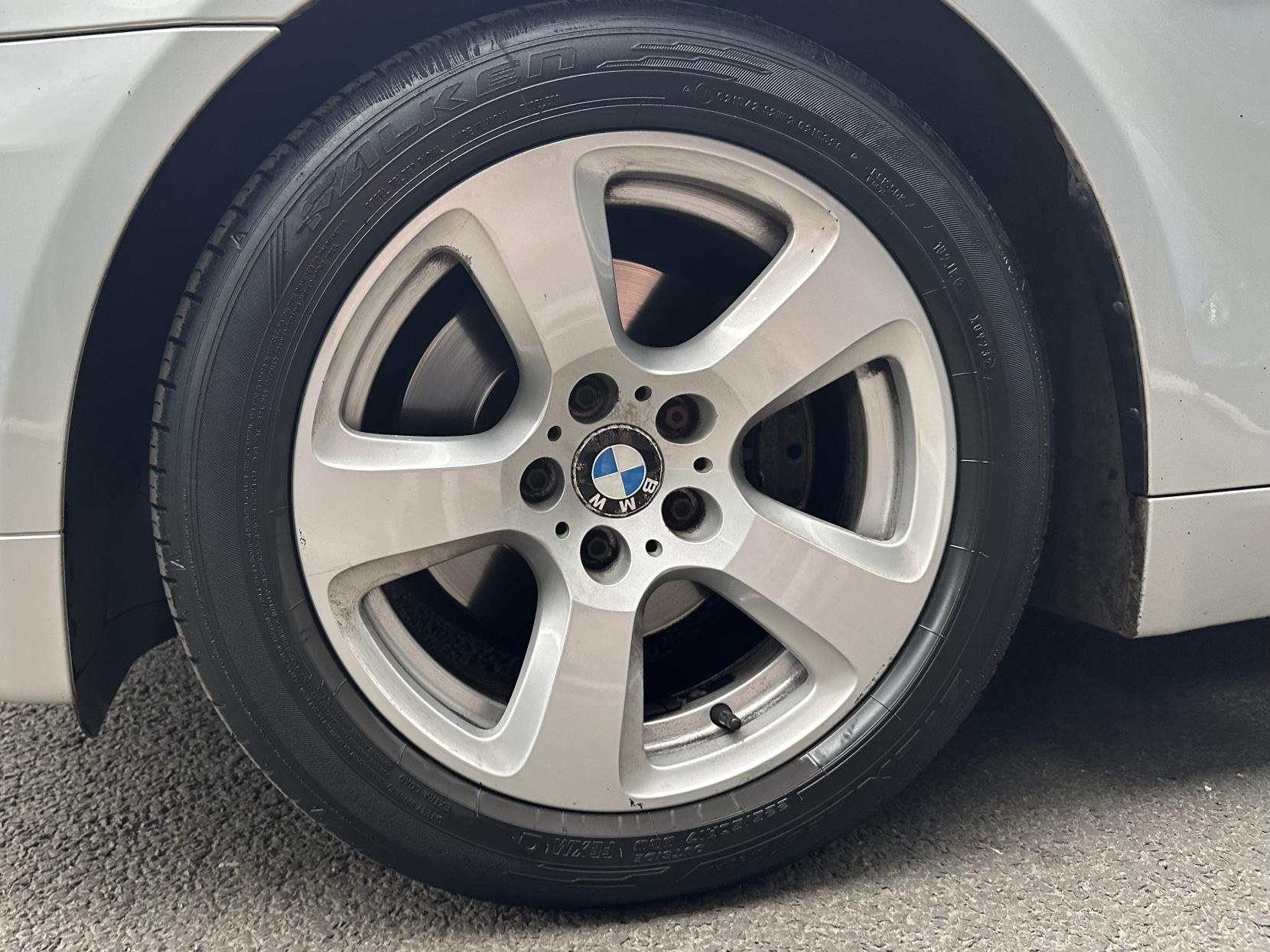 BMW 5 Series 2.0 520d SE Business Edition Saloon 4dr Diesel Steptronic Euro 4 (177 ps)