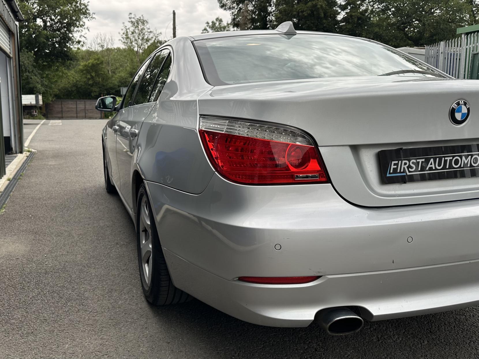 BMW 5 Series 2.0 520d SE Business Edition Saloon 4dr Diesel Steptronic Euro 4 (177 ps)