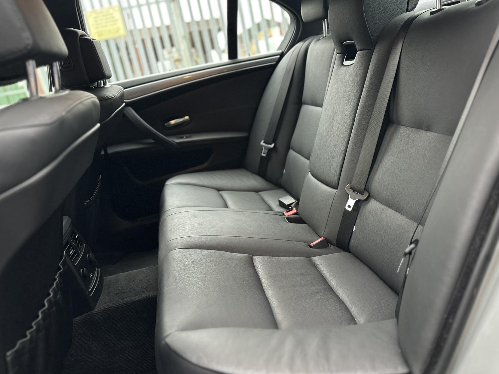 BMW 5 Series 2.0 520d SE Business Edition Saloon 4dr Diesel Steptronic Euro 4 (177 ps)