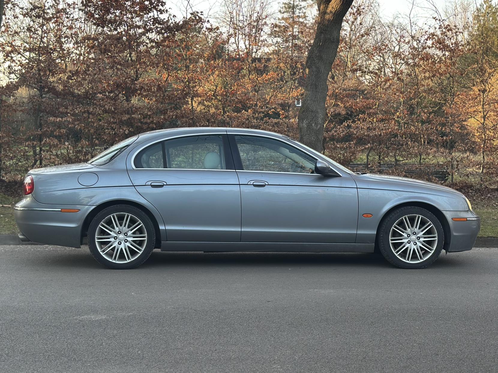 Jaguar S-Type 3.0 V6 SE Saloon 4dr Petrol Automatic (259 g/km, 240 bhp)