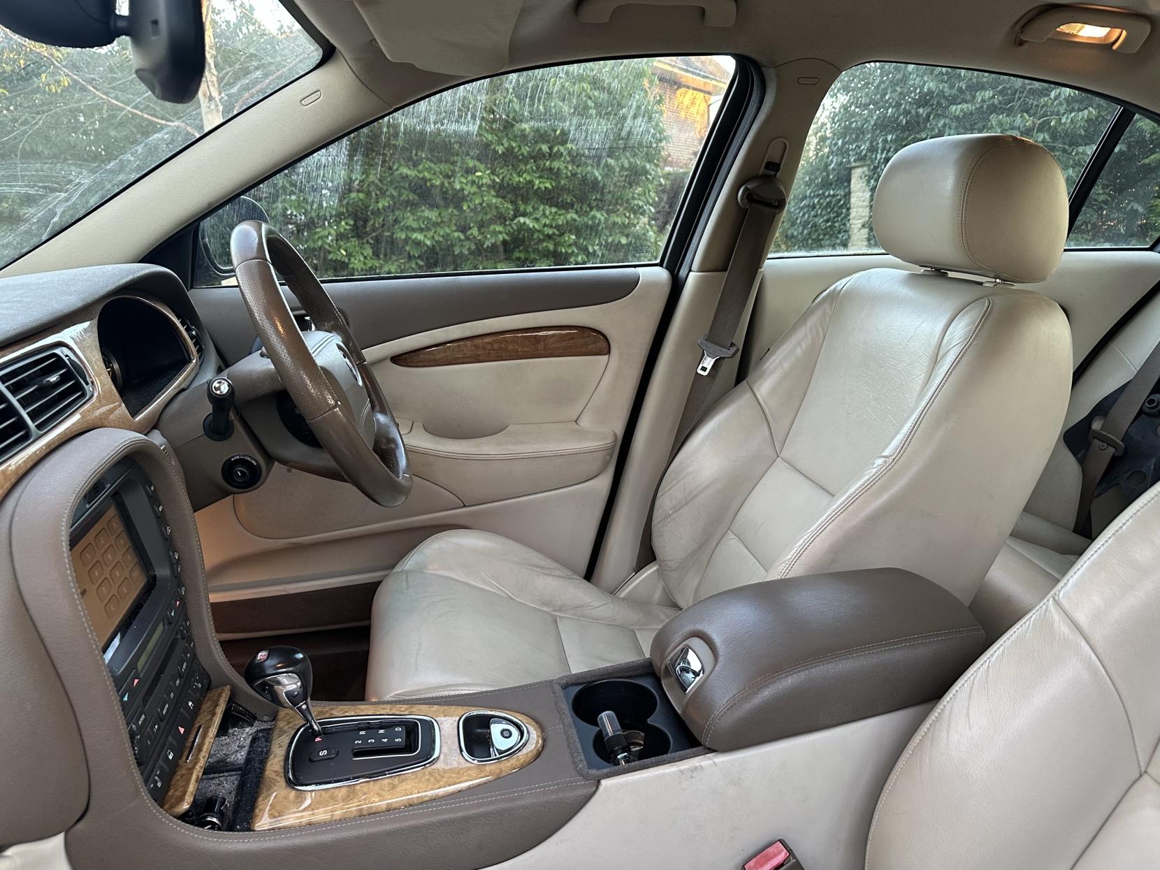 Jaguar S-Type 3.0 V6 SE Saloon 4dr Petrol Automatic (259 g/km, 240 bhp)
