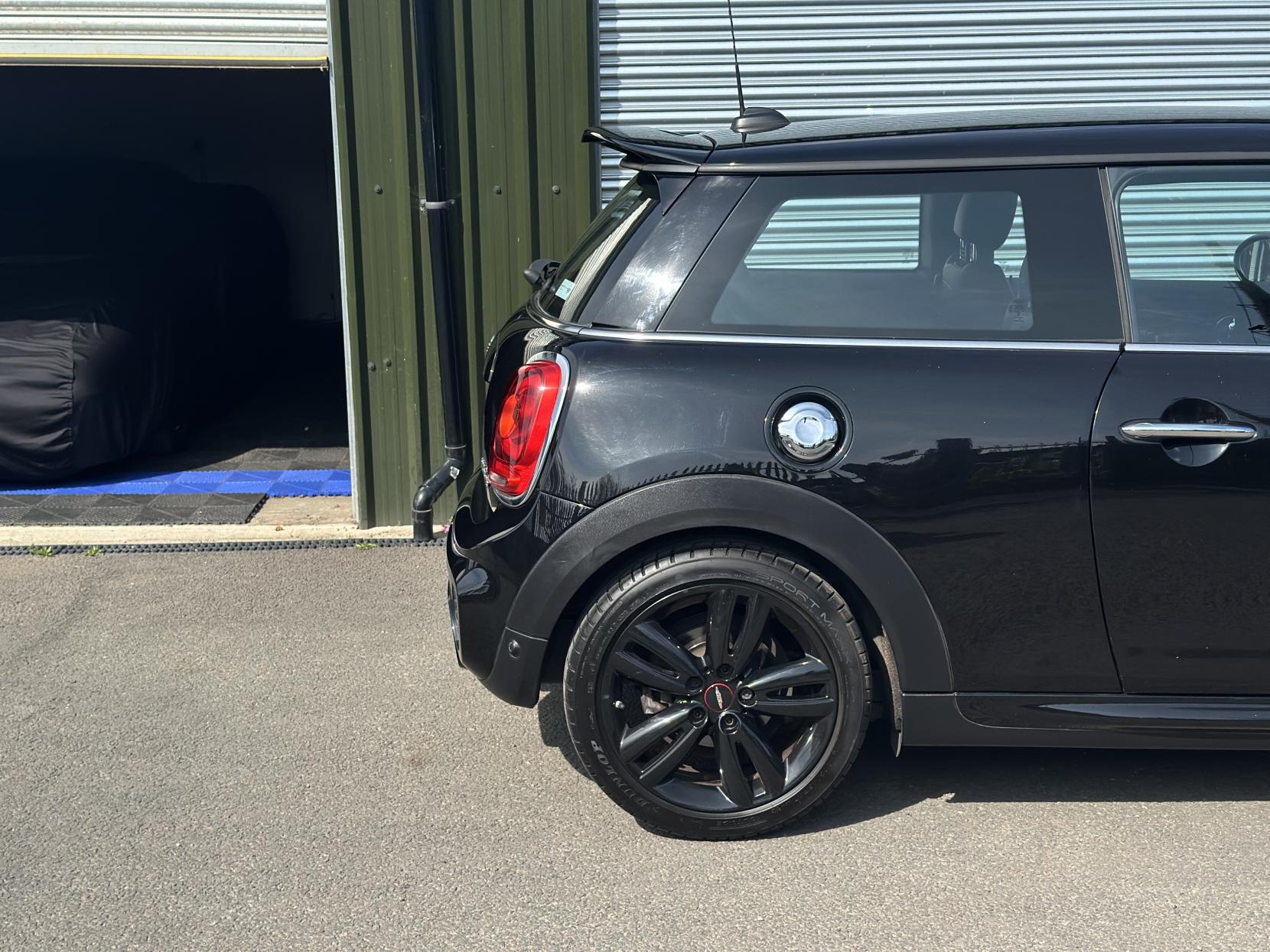 MINI Hatch 2.0 Cooper S Works Hatchback 3dr Petrol Manual Euro 6 (s/s) (210 ps)