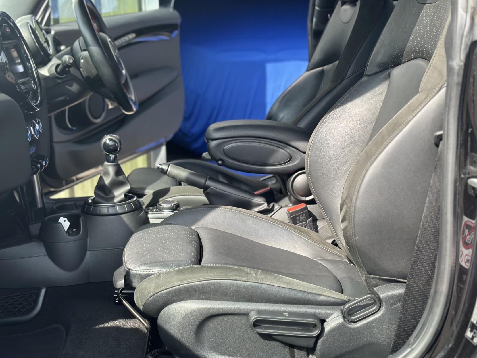 MINI Hatch 2.0 Cooper S Works Hatchback 3dr Petrol Manual Euro 6 (s/s) (210 ps)