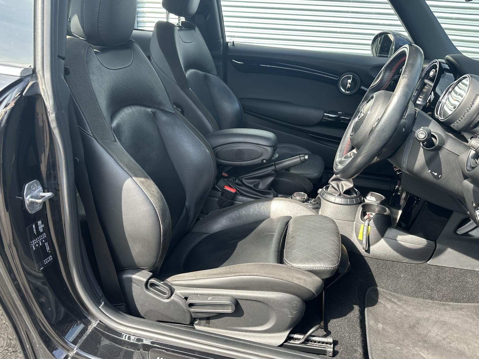 MINI Hatch 2.0 Cooper S Works Hatchback 3dr Petrol Manual Euro 6 (s/s) (210 ps)