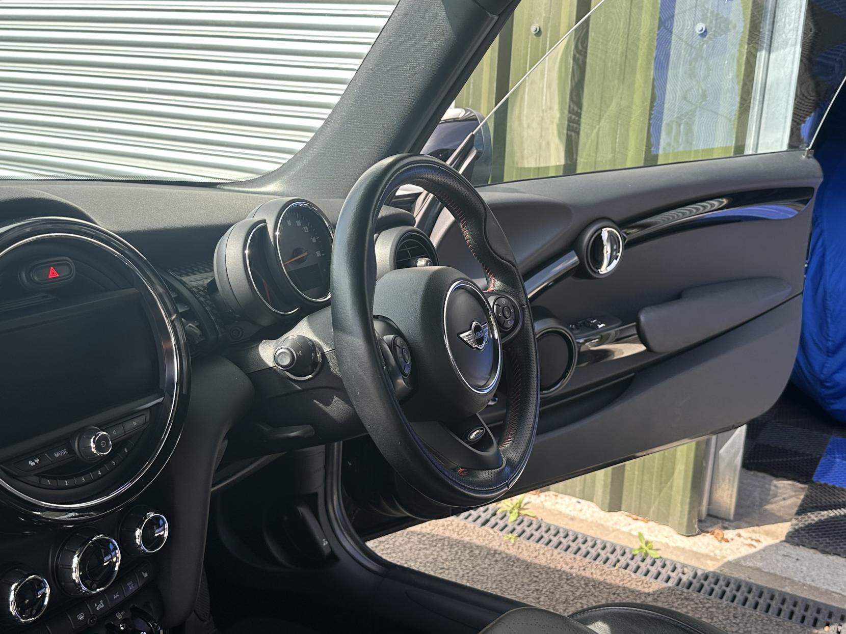 MINI Hatch 2.0 Cooper S Works Hatchback 3dr Petrol Manual Euro 6 (s/s) (210 ps)