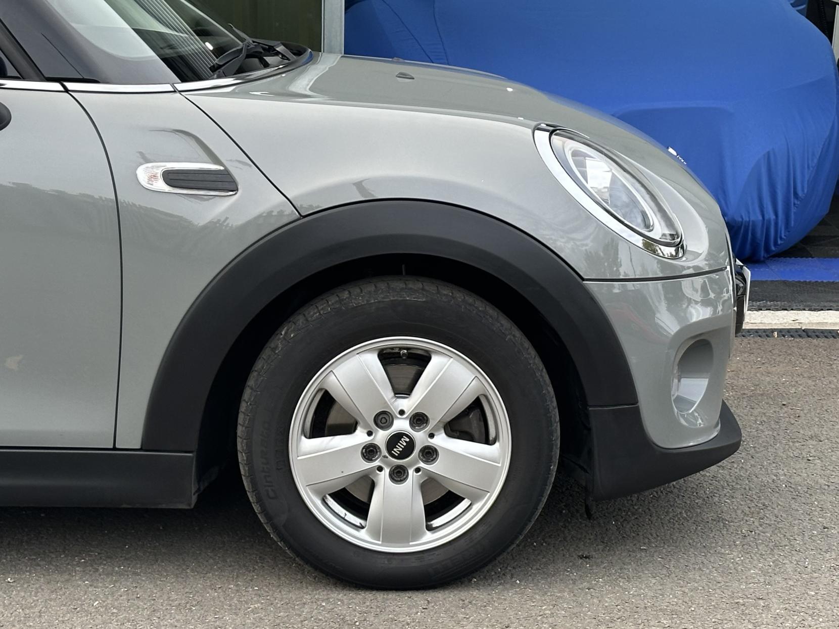 MINI Hatch 1.5 Cooper Classic Hatchback 5dr Petrol Manual Euro 6 (s/s) (136 ps)