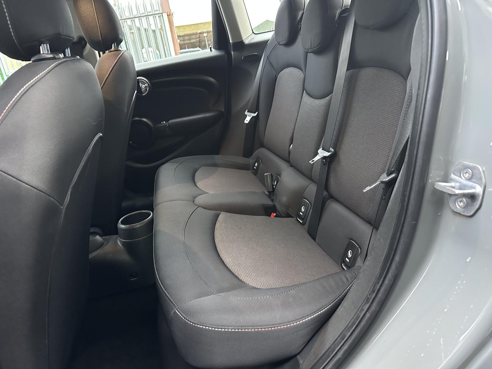 MINI Hatch 1.5 Cooper Classic Hatchback 5dr Petrol Manual Euro 6 (s/s) (136 ps)